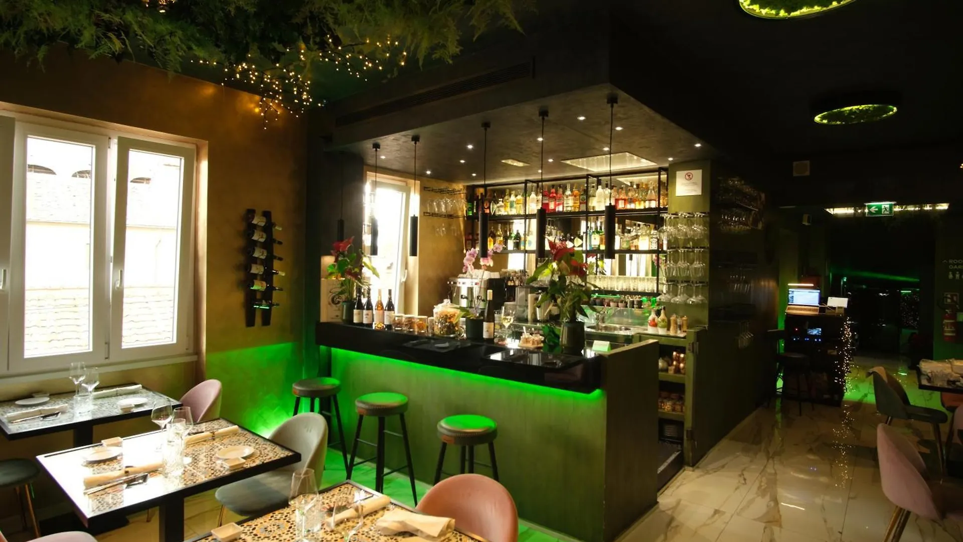 Hotel Caravita Рим
