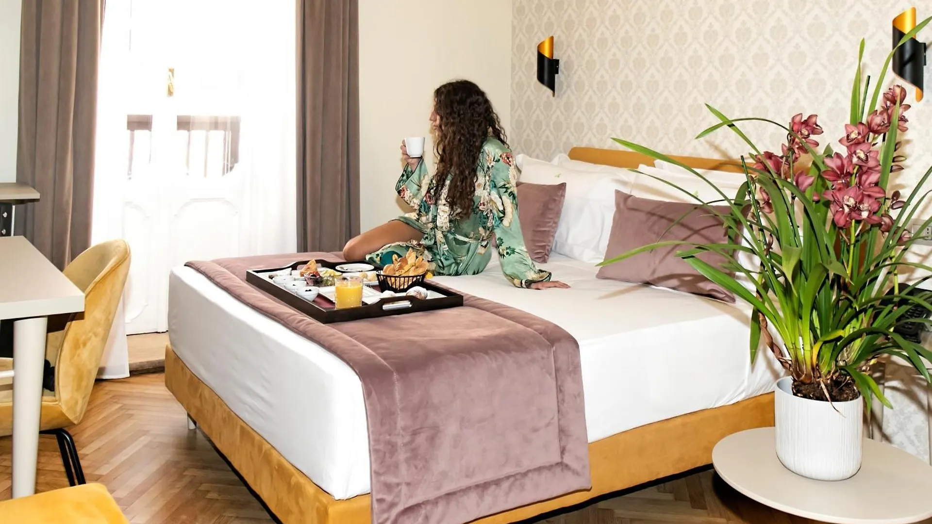 Hotel Caravita Rome 5*,