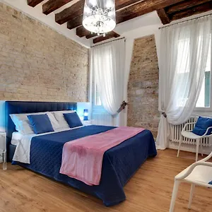 Charming Castello Apartments By Wonderful Italy Διαμέρισμα